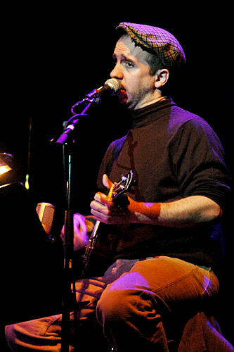 2004-10-03 - The Magnetic Fields från Chinateatern, Stockholm