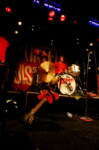 2004-10-02 - The (International) Noise Conspiracy från Sticky Fingers, Göteborg
