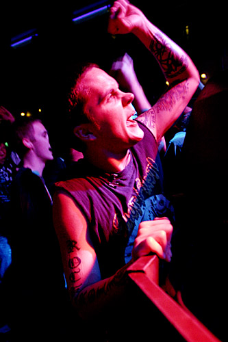 2004-11-06 - Gluecifer at Sticky Fingers, Göteborg