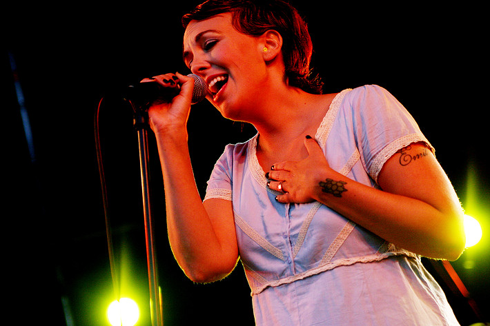 2006-07-28 - Marit Bergman at Storsjöyran, Östersund