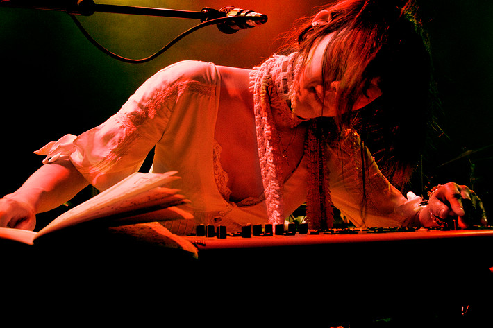 2007-06-26 - Blonde Redhead från Kulturhusets Tak, Stockholm