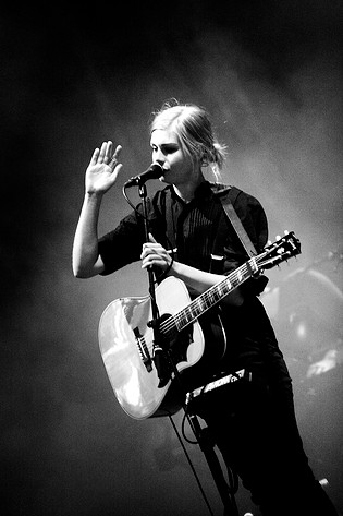 2007-06-28 - Anna Ternheim at Peace & Love, Borlänge