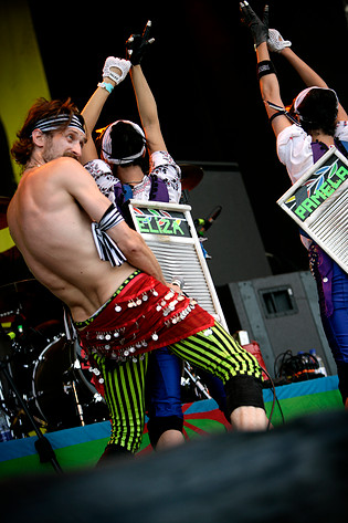 2007-07-01 - Gogol Bordello at Pier Pressure, Göteborg