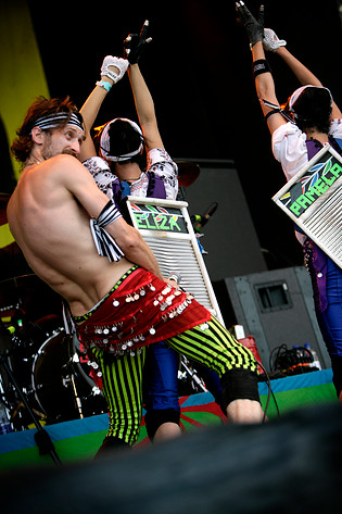 2007-07-01 - Gogol Bordello at Pier Pressure, Göteborg