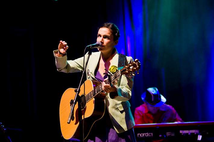 2008-12-14 - Yael Naim at Berns, Stockholm