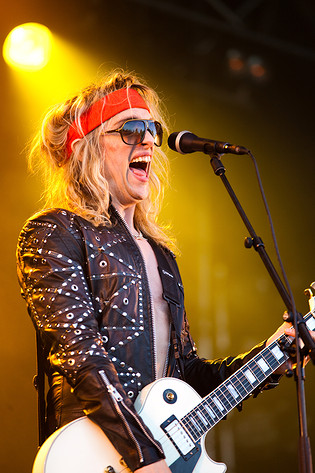 2009-06-06 - Hot Leg at Sweden Rock Festival, Sölvesborg