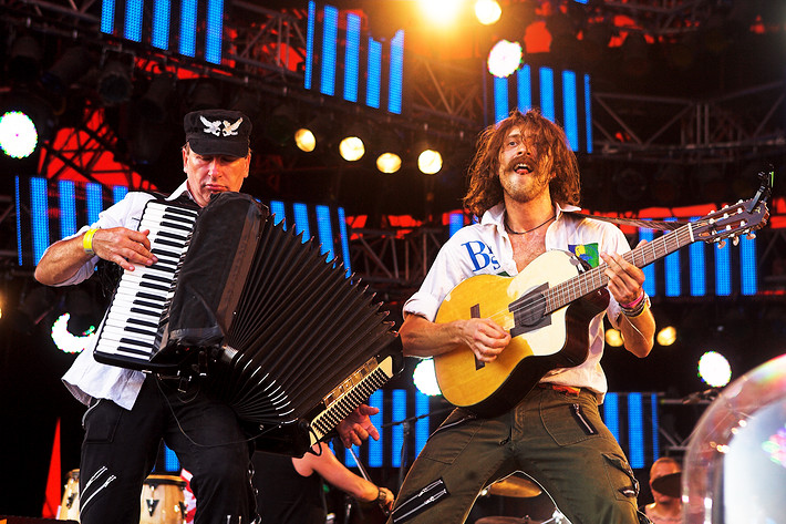 2009-07-04 - Gogol Bordello at Roskildefestivalen, Roskilde