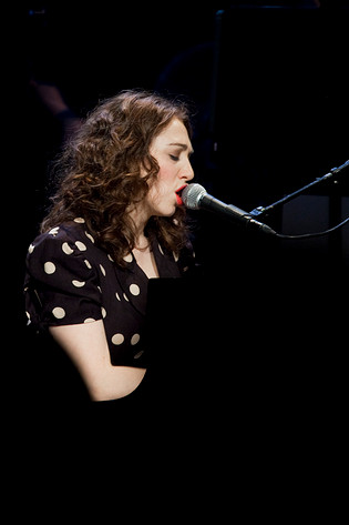2009-12-07 - Regina Spektor at Cirkus, Stockholm