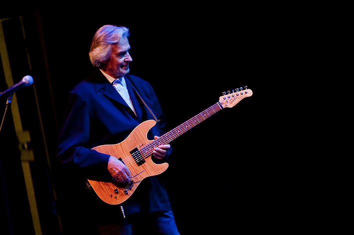 2010-05-08 - John McLaughlin & the 4th Dimension at Uppsala Konsert & Kongress, Uppsala