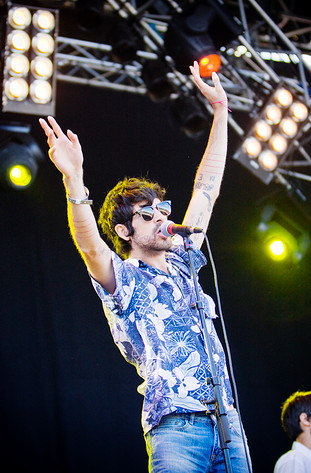 2010-07-01 - Devendra Banhart från Peace & Love, Borlänge
