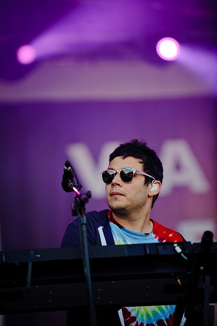 2010-07-01 - Vampire Weekend at Peace & Love, Borlänge