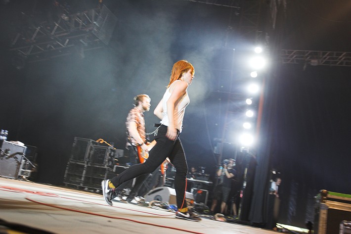2010-07-01 - Paramore från Roskildefestivalen, Roskilde