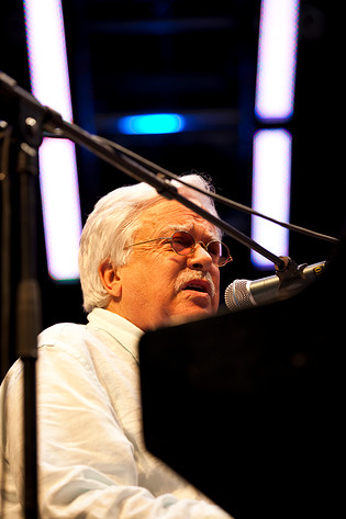 2010-07-04 - Van Dyke Parks at Roskildefestivalen, Roskilde