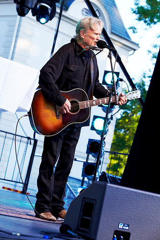 2010-07-07 - Kris Kristofferson at Kronovalls Vinslott, Tomelilla