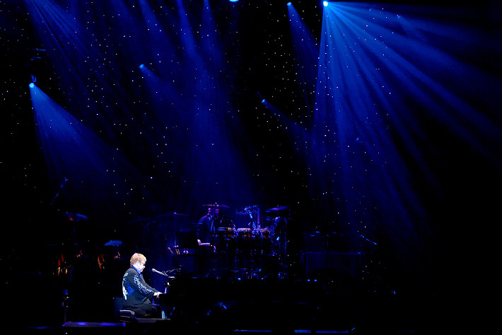 2010-12-04 - Elton John at Scandinavium, Göteborg