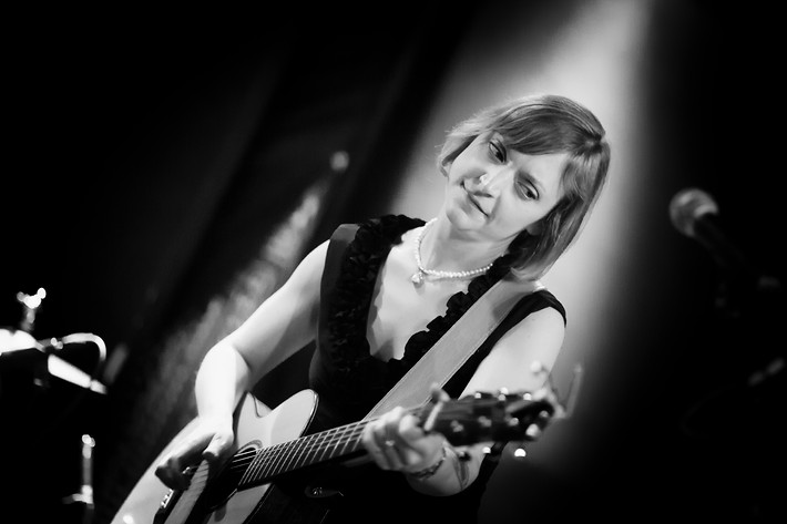 2012-05-15 - Eilen Jewell at Guitars, Umeå