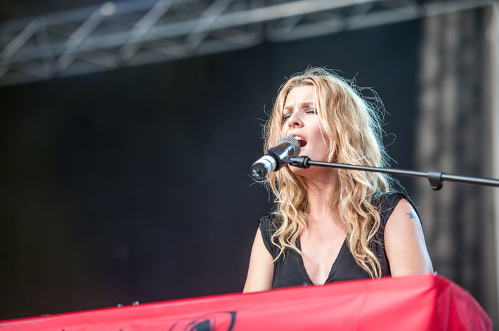 2012-08-04 - Pernilla Andersson at Stortorget, Växjö