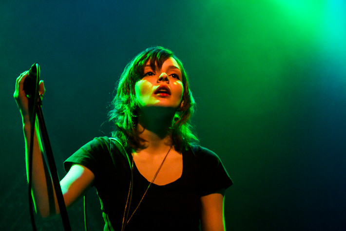 2013-10-30 - CHVRCHES at Debaser Medis, Stockholm