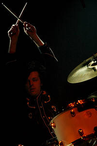2004-11-04 - The Flaming Sideburns från Mondo, Stockholm